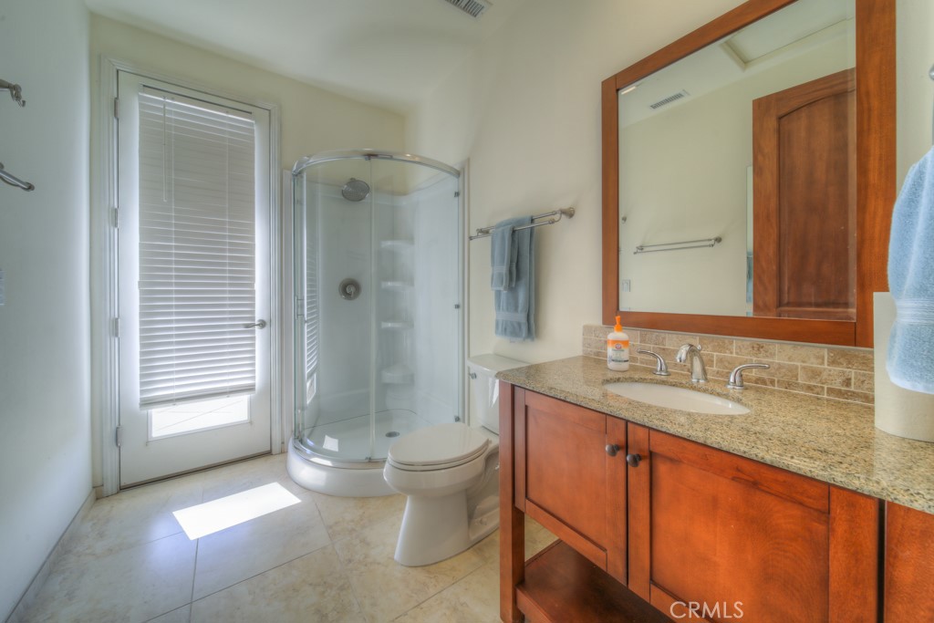 1991 Via Ladera Fallbrook, CA 92028 - Photo 28 of 69 Bathroom 2
