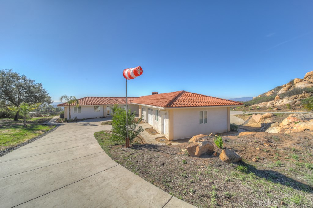 1991 Via Ladera Fallbrook, CA 92028 - Photo 39 of 69 Back of House