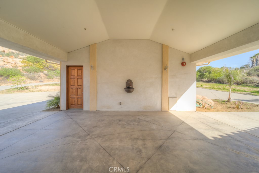 1991 Via Ladera Fallbrook, CA 92028 - Photo 42 of 69 Breezeway