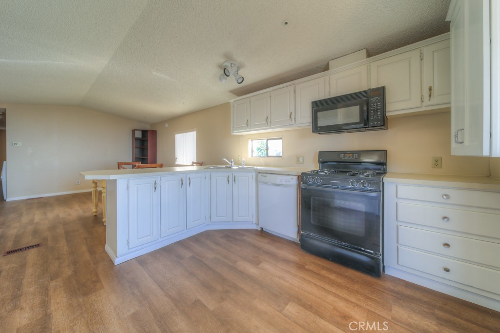 1991 Via Ladera Fallbrook, CA 92028 - Photo 56 of 69 ADU Kitchen