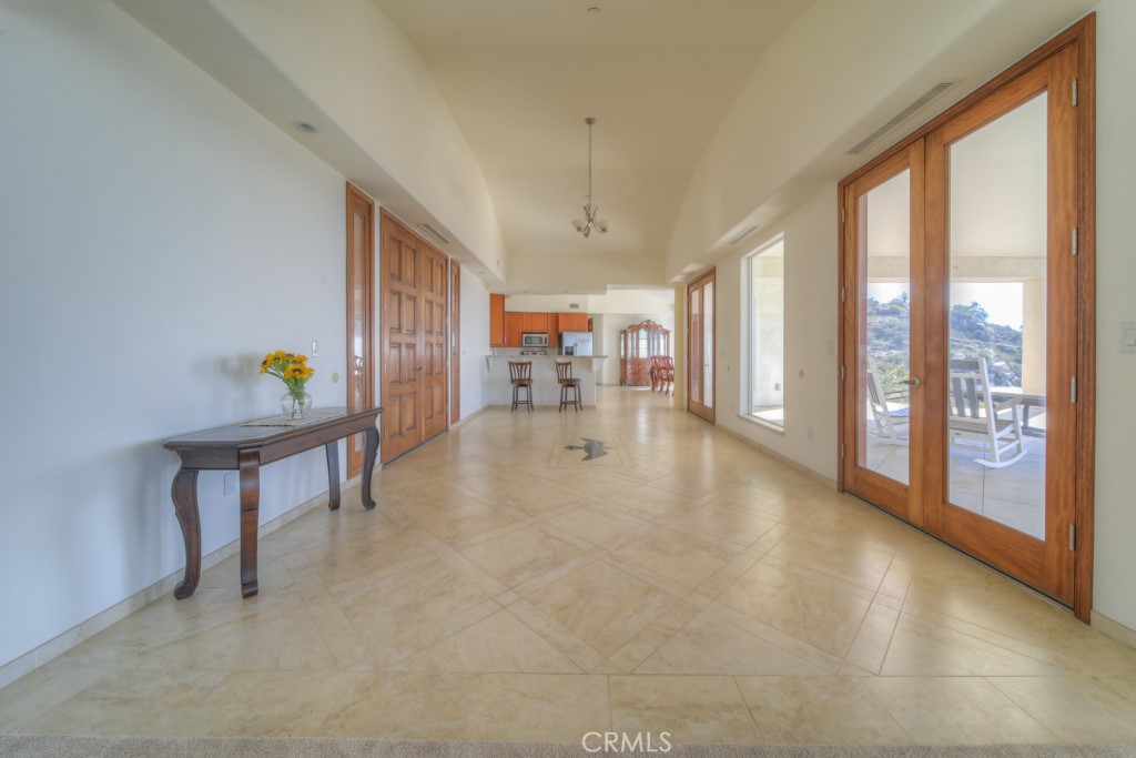 1991 Via Ladera Fallbrook, CA 92028 - Photo 7 of 69 Entry