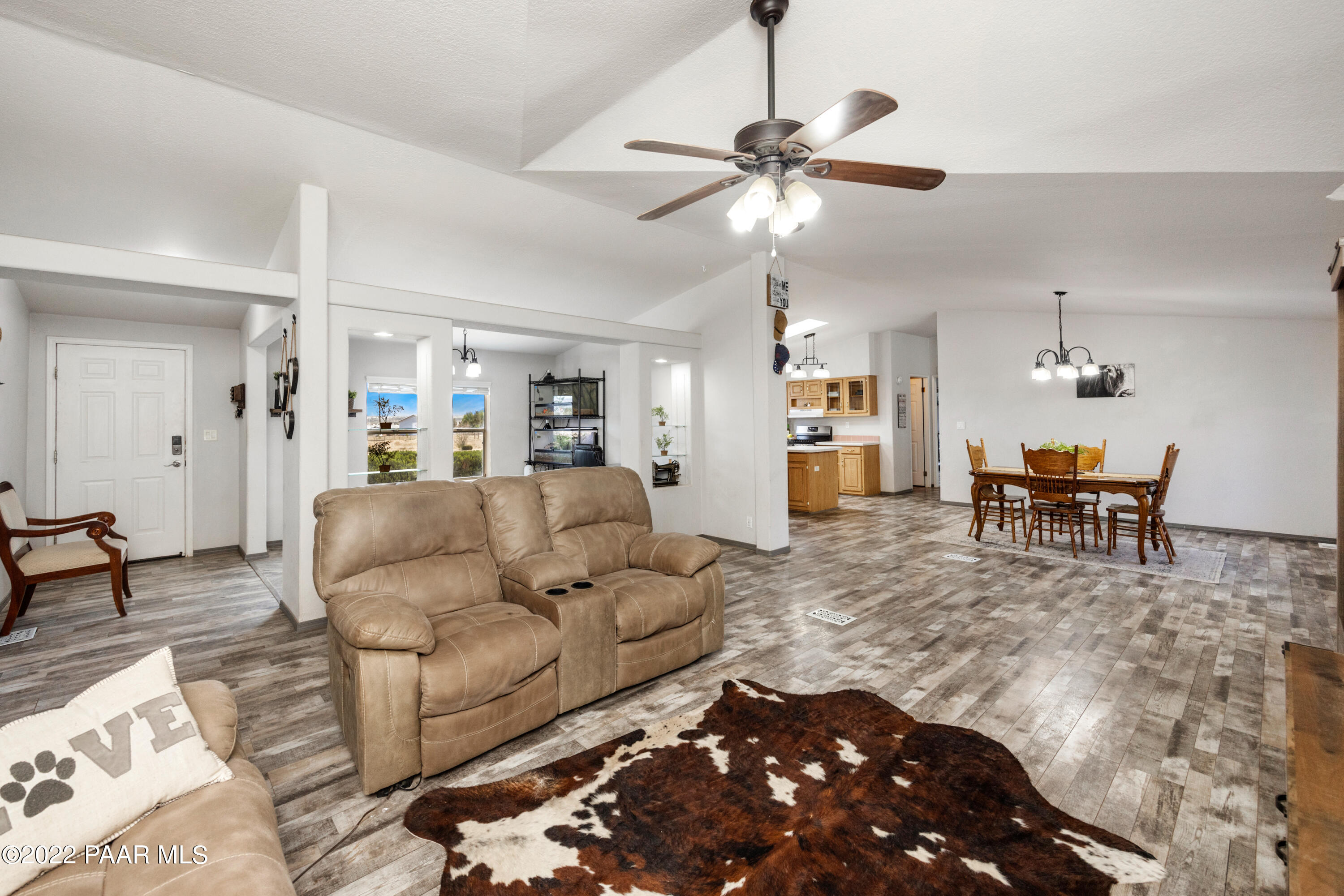 1371 Rolling Hills Road Paulden, AZ 86334 - Photo 11 of 33 010_Living Room