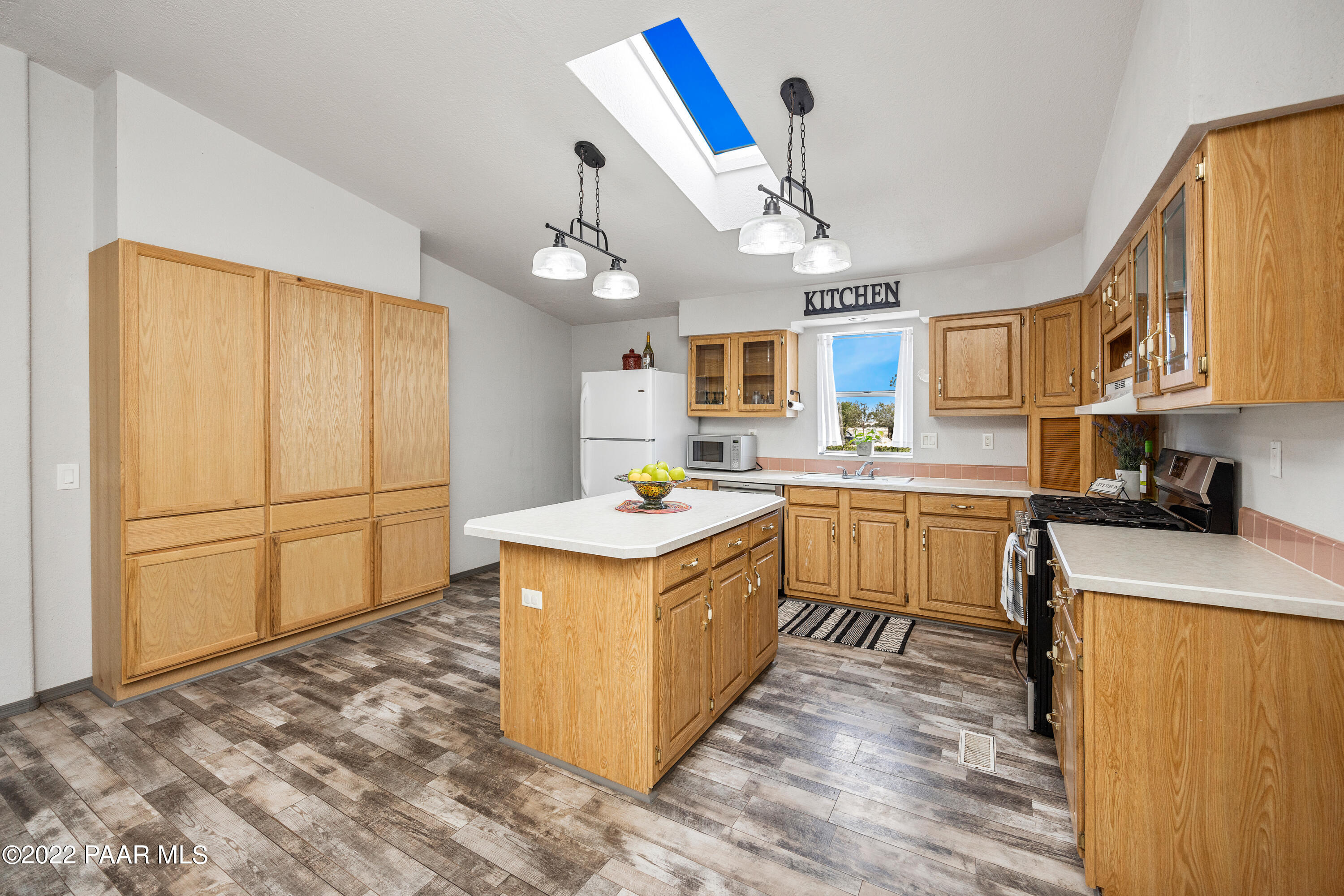 1371 Rolling Hills Road Paulden, AZ 86334 - Photo 8 of 33 014_Kitchen