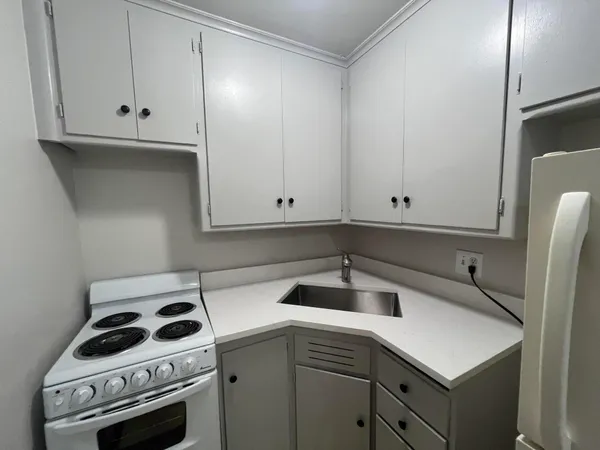 $895 | 4934 West Forest Home Avenue, Milwaukee, WI 53219