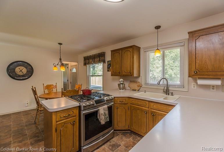 5185 North Georgetown Road Grand Blanc, MI 48439 - Photo 6 of 30