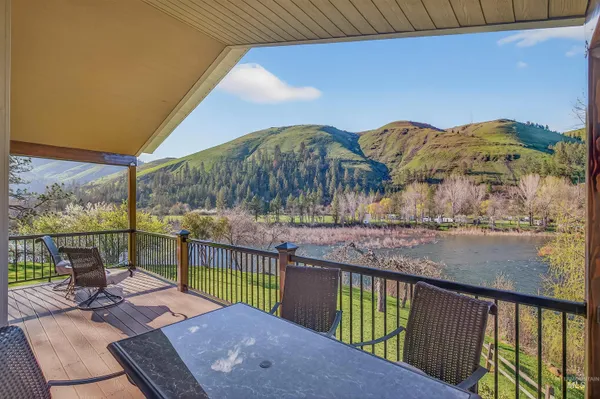 $725,000 | 716 State Street, Kooskia, ID 83539