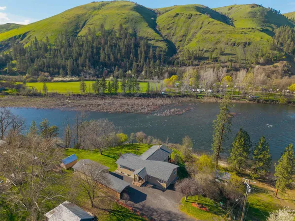 $725,000 | 716 State Street, Kooskia, ID 83539