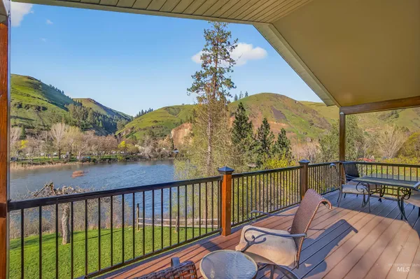 $725,000 | 716 State Street, Kooskia, ID 83539