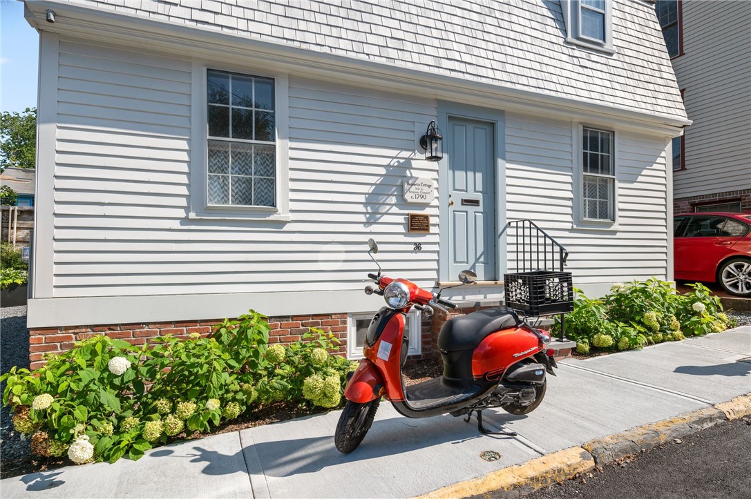 36 William Street Newport, RI 02840 - Photo 2 of 50