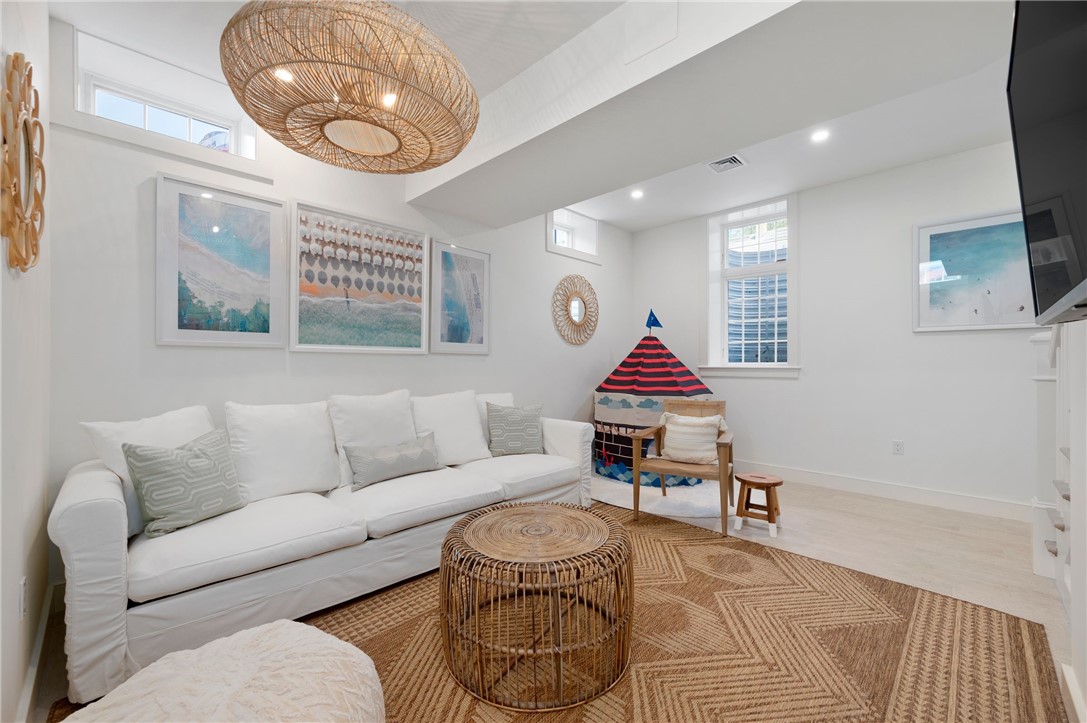 36 William Street Newport, RI 02840 - Photo 34 of 50