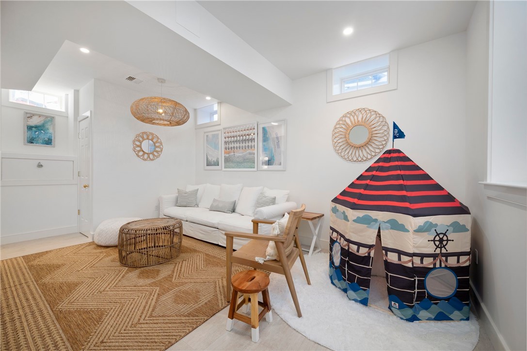 36 William Street Newport, RI 02840 - Photo 35 of 50