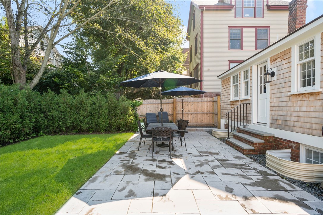 36 William Street Newport, RI 02840 - Photo 5 of 50