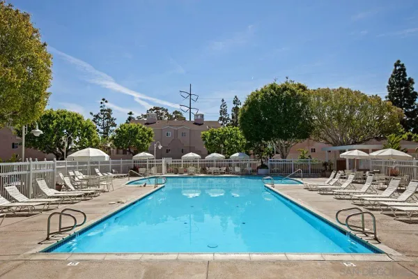 $640,000 | 7263 Camino Degrazia, Unit 33, San Diego, CA 92111