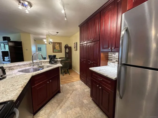 $640,000 | 7263 Camino Degrazia, Unit 33, San Diego, CA 92111