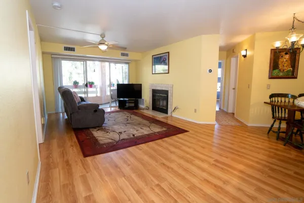 $640,000 | 7263 Camino Degrazia, Unit 33, San Diego, CA 92111