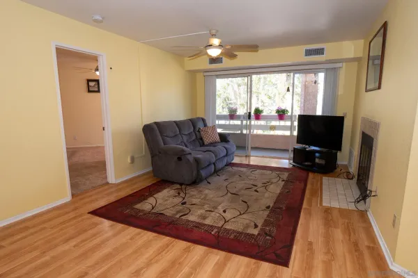 $640,000 | 7263 Camino Degrazia, Unit 33, San Diego, CA 92111