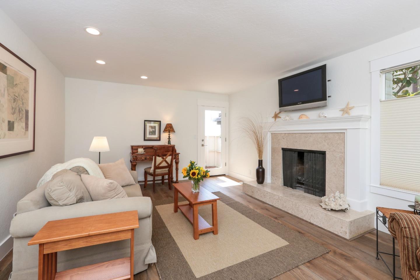 986 Vía Tornasol Aptos, CA 95003 - Photo 8 of 32