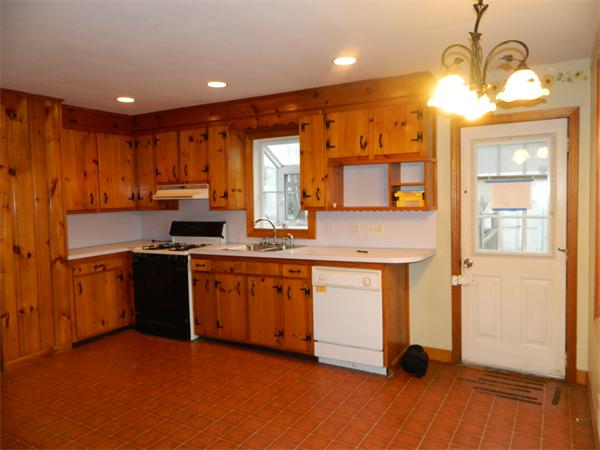 10 Cottage Avenue Danvers, MA 01923 - Photo 9 of 13