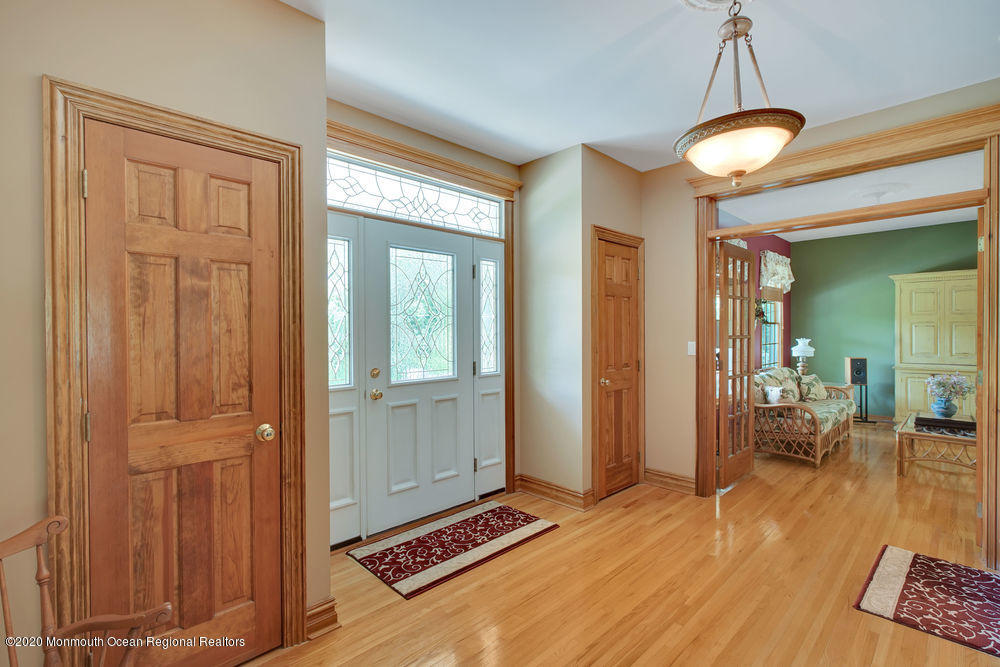 526 Brickyard Road Freehold, NJ 07728 - Photo 9 of 71 020_dsc05844