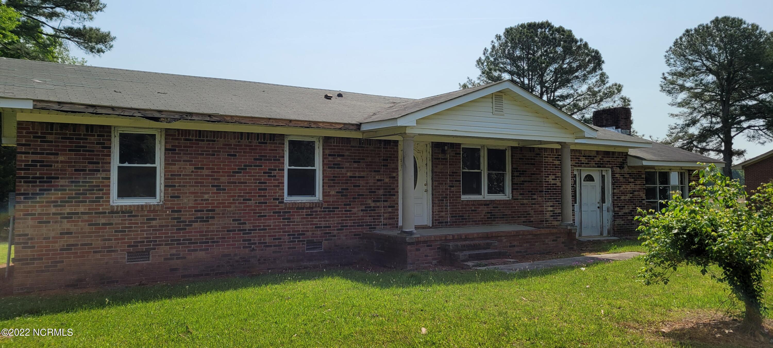3925 Mary Chapel Road Halifax, NC 27839 - Photo 2 of 27 3925 Mary Chapel Rd Front Exterior