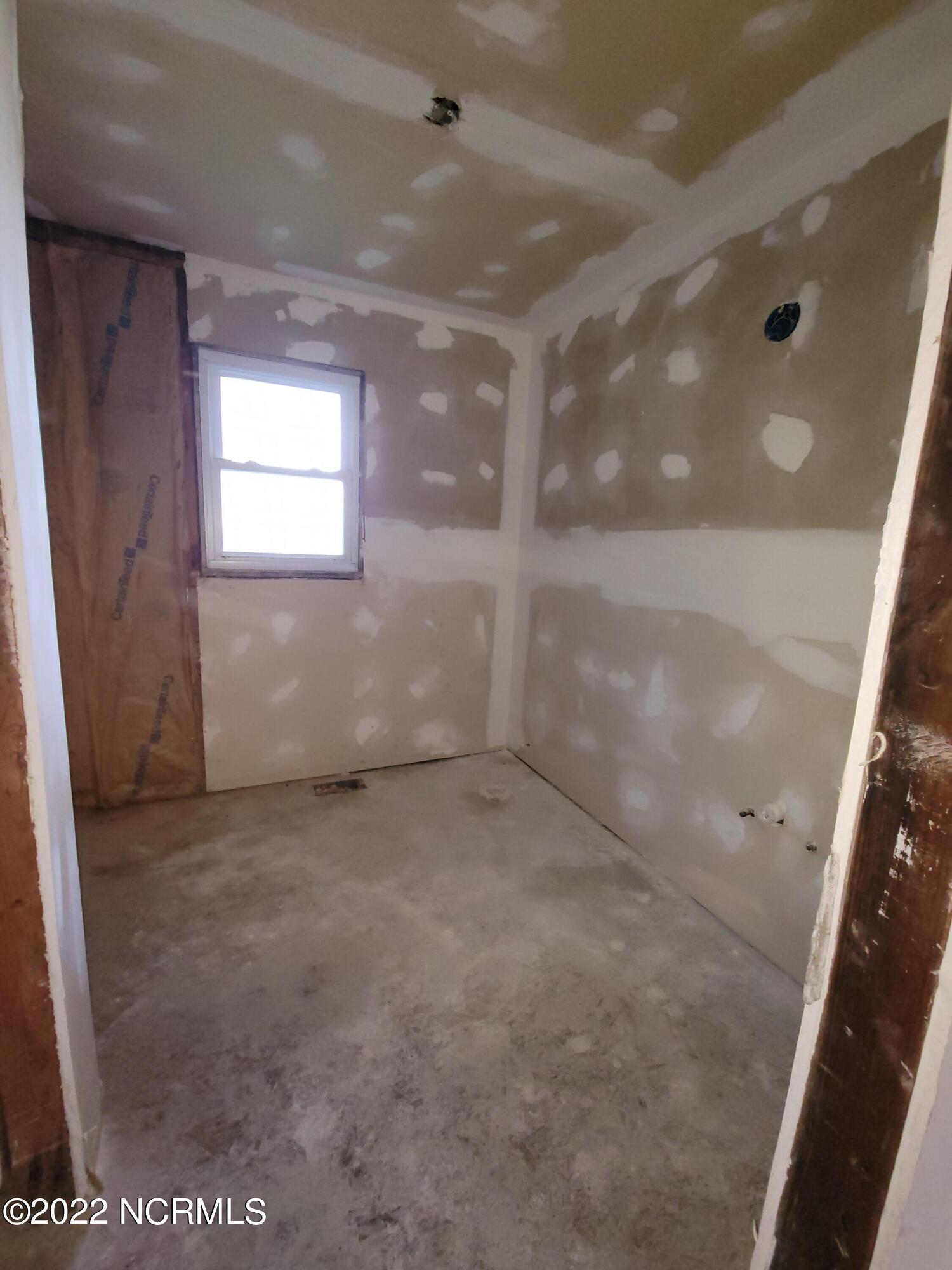 3925 Mary Chapel Road Halifax, NC 27839 - Photo 23 of 27 3925 Mary Chapel Rd Photo Hallway Bathro