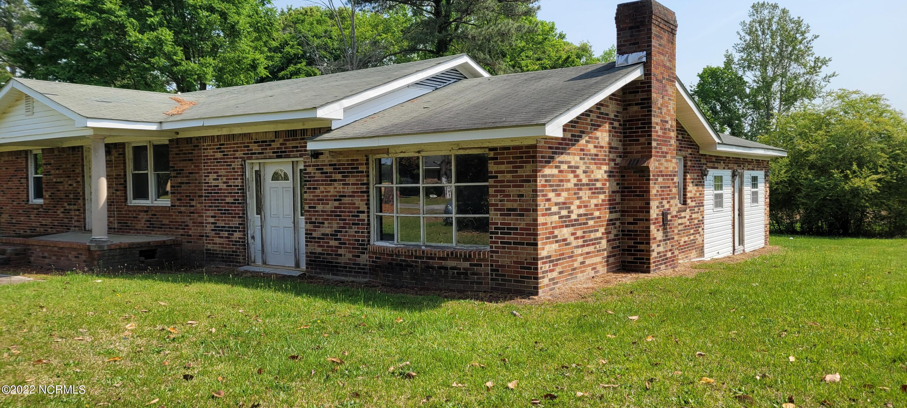 3925 Mary Chapel Road Halifax, NC 27839 - Photo 3 of 27 3925 Mary Chapel Rd Side Exterior