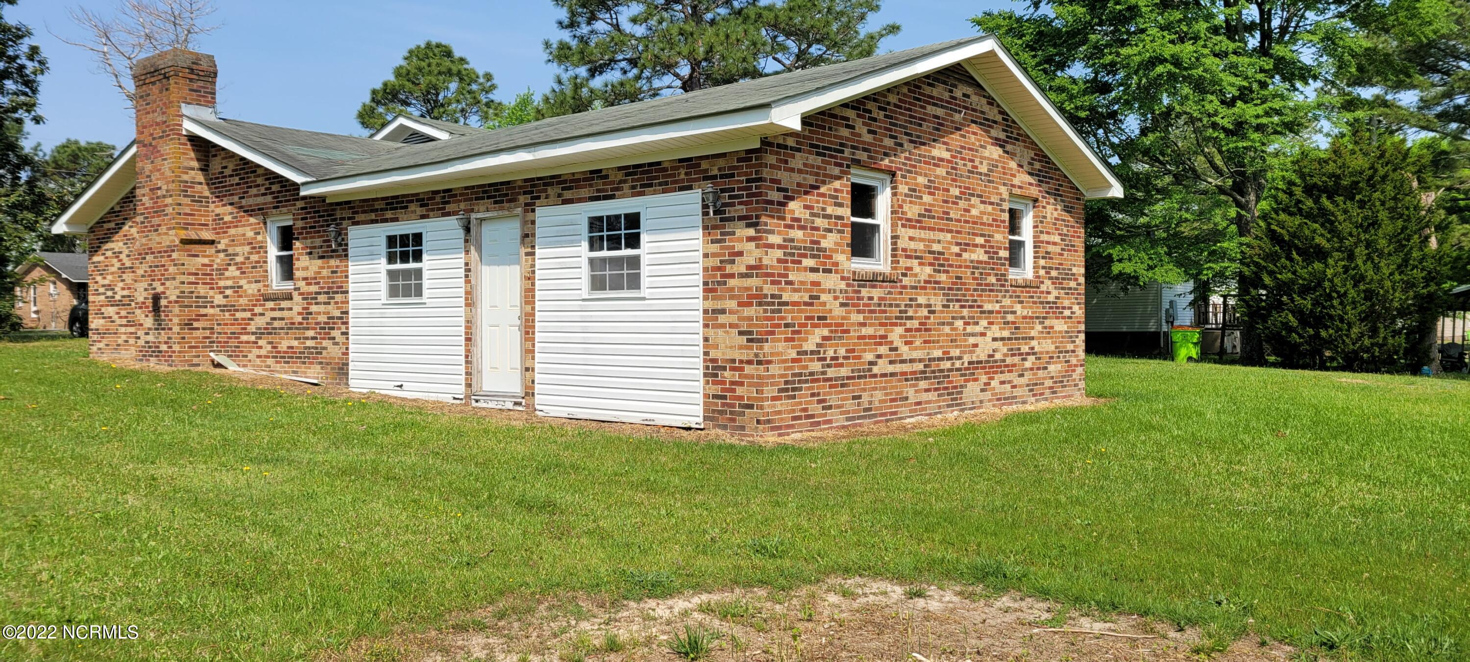 3925 Mary Chapel Road Halifax, NC 27839 - Photo 4 of 27 3925 Mary Chapel Rd Side Exterior 1