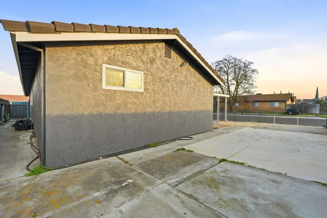 $489,999 | 811 Hacienda Avenue, Manteca, CA 95336