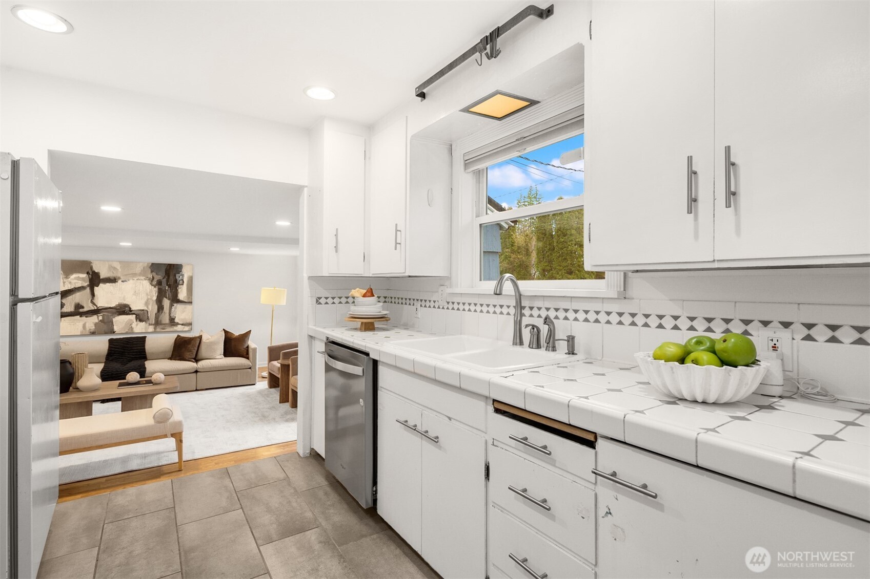 14021 27th Avenue Northeast Seattle, WA 98125 - Photo 11 of 32