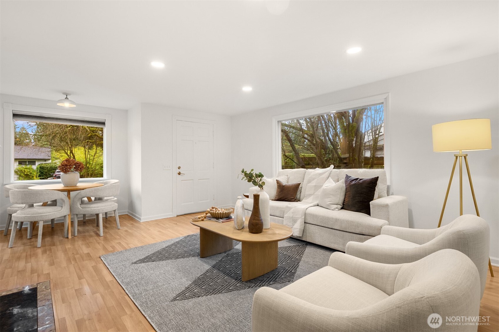 14021 27th Avenue Northeast Seattle, WA 98125 - Photo 4 of 32