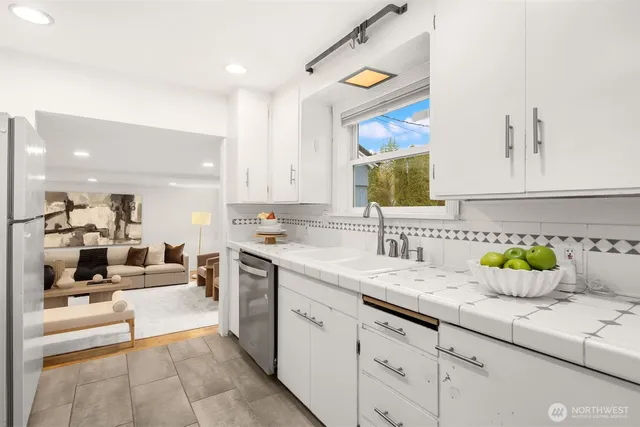 $874,998 | 14021 27th Avenue Northeast, Seattle, WA 98125