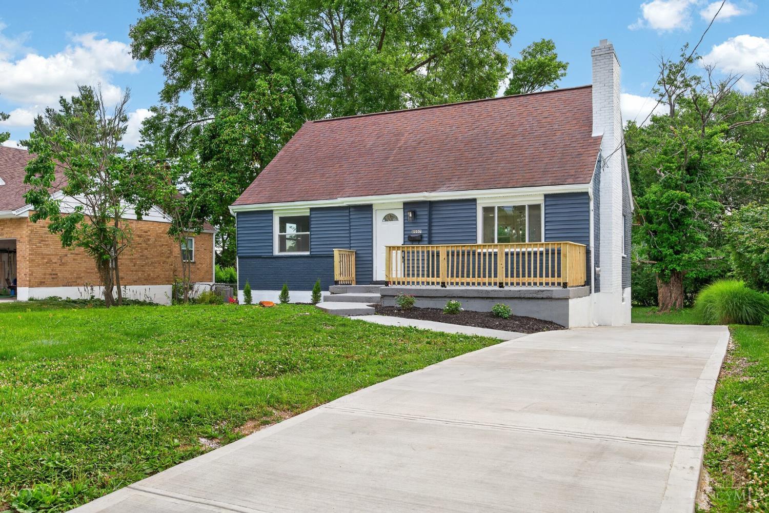 8957 Plainfield Road Cincinnati, OH 45236 - Photo 2 of 40