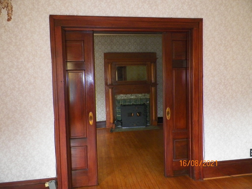 94 Vernon Street Worcester, MA 01610 - Photo 13 of 42