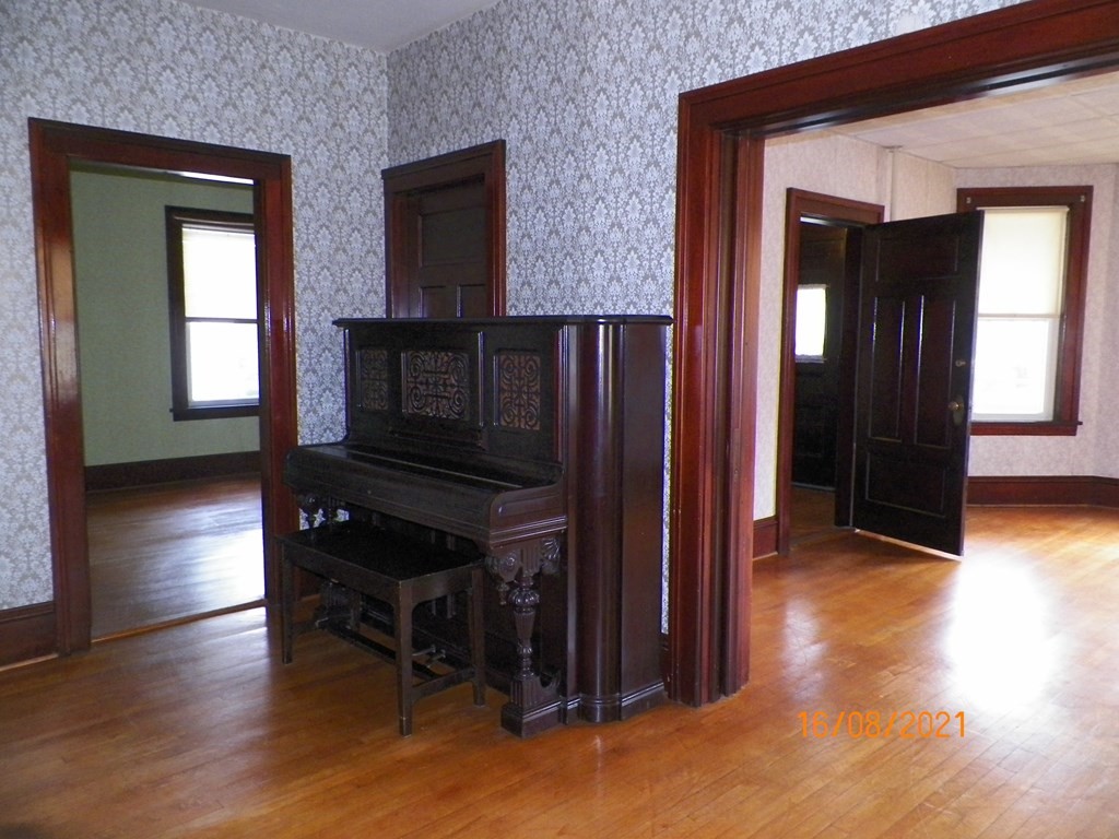 94 Vernon Street Worcester, MA 01610 - Photo 15 of 42