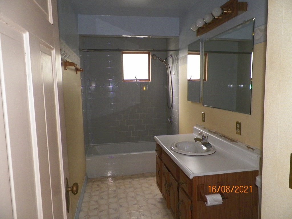 94 Vernon Street Worcester, MA 01610 - Photo 6 of 42