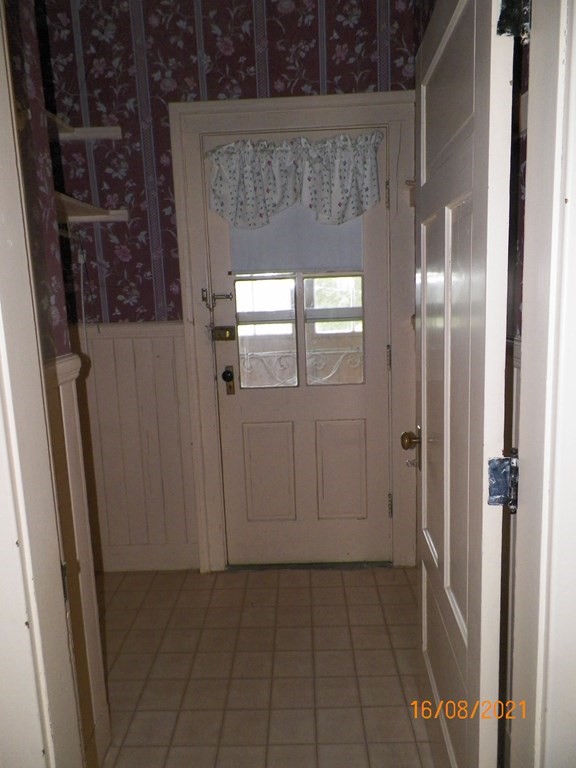 94 Vernon Street Worcester, MA 01610 - Photo 10 of 42