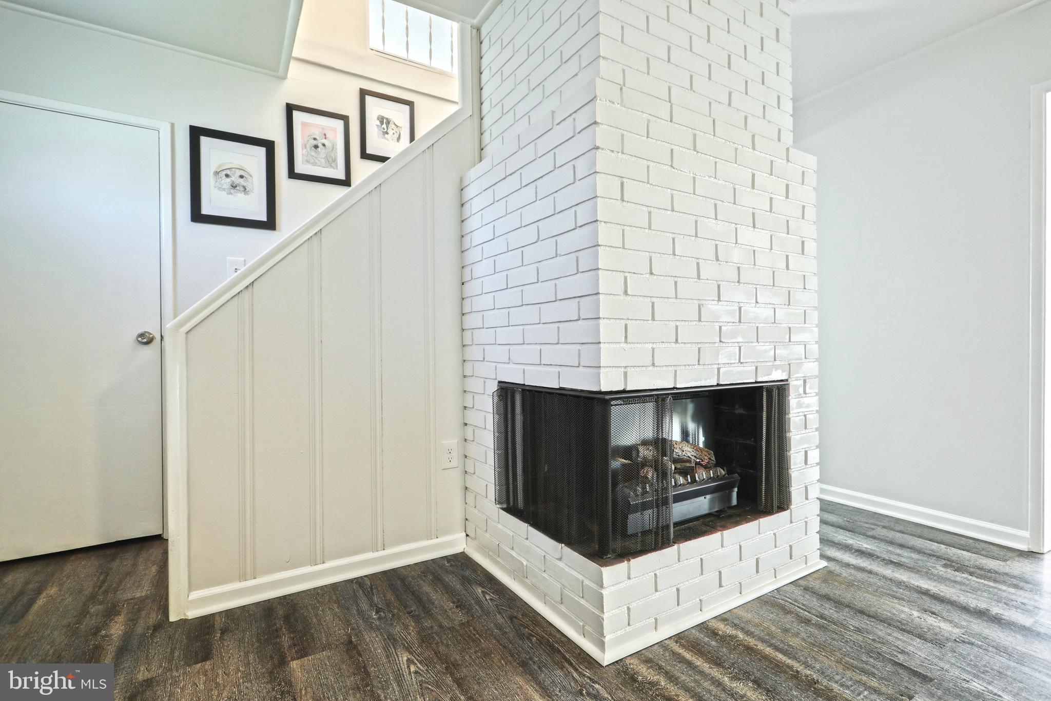 712 Fireside Road York, PA 17404 - Photo 6 of 30 Living Room w/ Fireplace