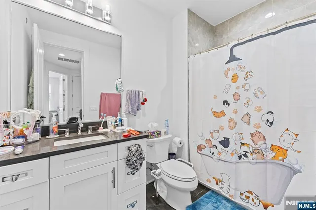 $1,299,000 | 110 Mason Court, Unit 3H, Haworth, NJ 07641