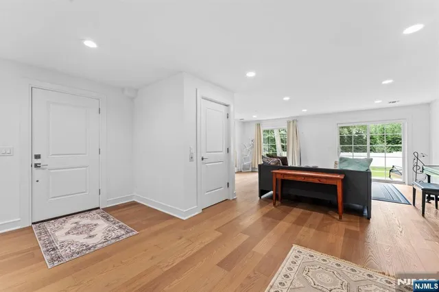 $1,299,000 | 110 Mason Court, Unit 3H, Haworth, NJ 07641