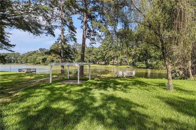 a view of a lake with houses