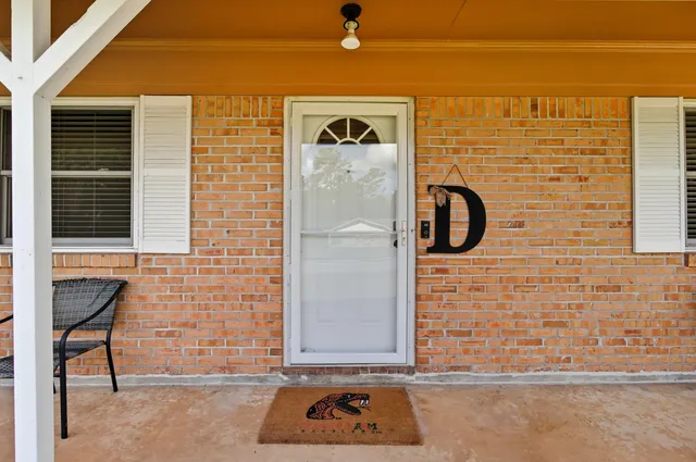 $240,000 | 2101 Portsmouth Circle, Tallahassee, FL 32311