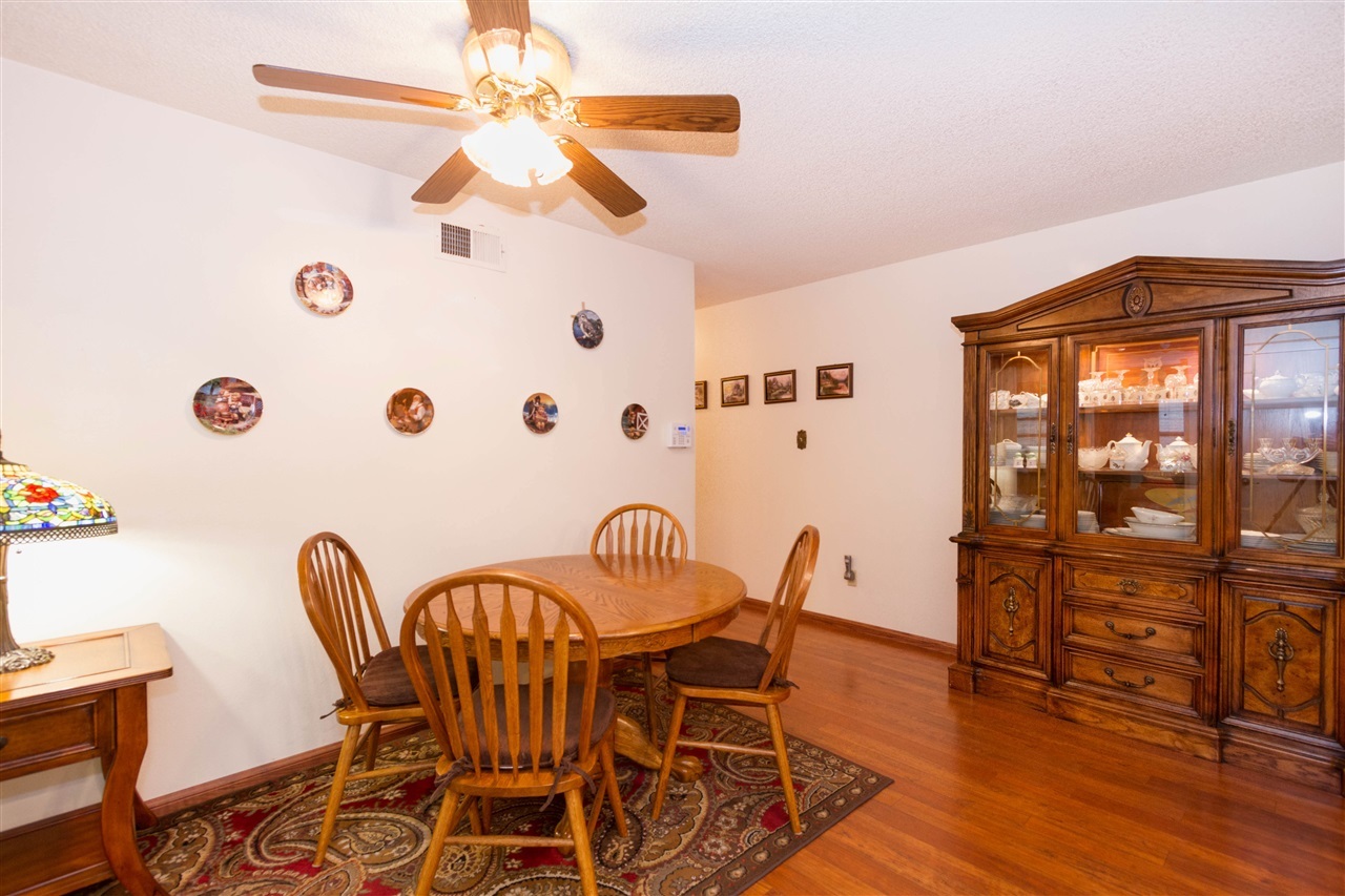 762 South Wisconsin Street Fallbrook, CA 92028 - Photo 8 of 25