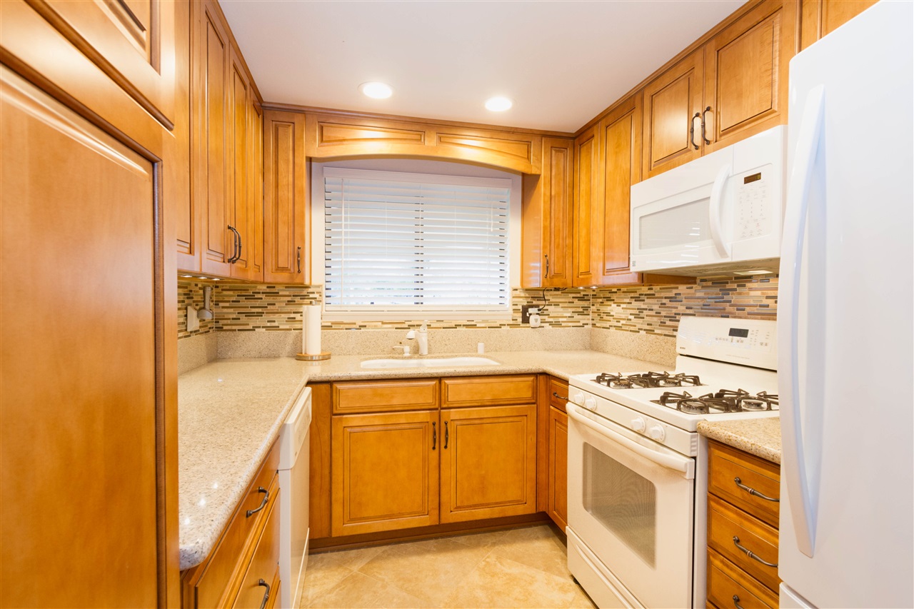 762 South Wisconsin Street Fallbrook, CA 92028 - Photo 9 of 25