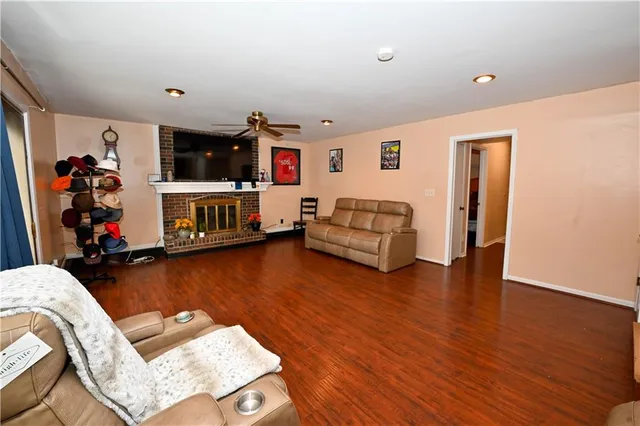 $430,000 | 909 Tam-O-Shanter Drive, Kansas City, MO 64145