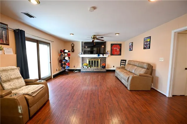 $430,000 | 909 Tam-O-Shanter Drive, Kansas City, MO 64145