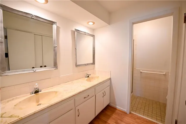 $430,000 | 909 Tam-O-Shanter Drive, Kansas City, MO 64145