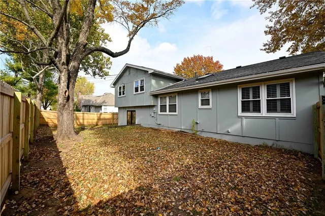 $430,000 | 909 Tam-O-Shanter Drive, Kansas City, MO 64145