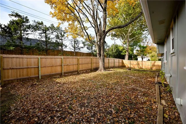 $430,000 | 909 Tam-O-Shanter Drive, Kansas City, MO 64145