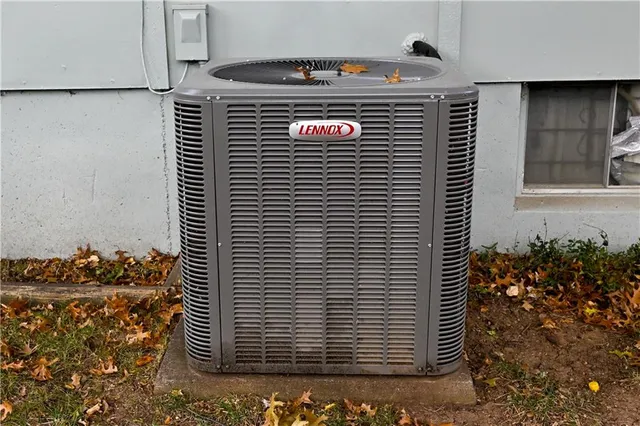 $430,000 | 909 Tam-O-Shanter Drive, Kansas City, MO 64145