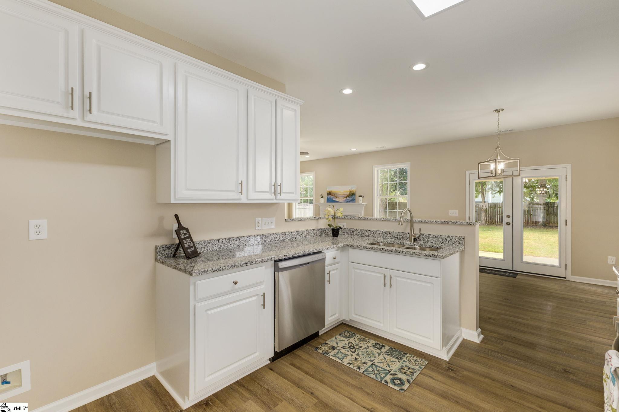 204 Catalan Street Greenville, SC 29607 - Photo 8 of 44
